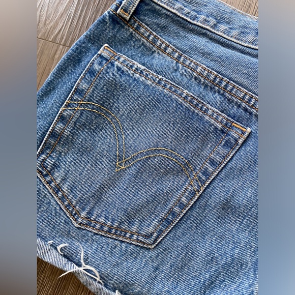 Levi's jean shorts - Picture 10 of 15